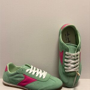 NWOB Mila Paoli Mint Green and Fuchsia Sneakers Size 6.5